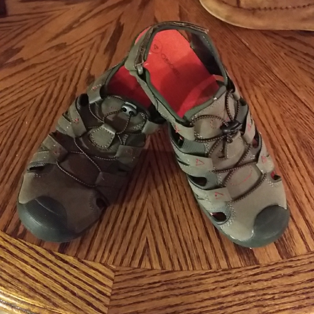 Sandles